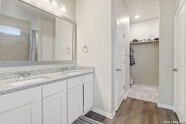 4010 FALLOW XING St Hedwig, TX 78152