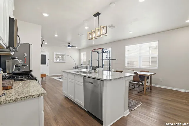 4010 FALLOW XING St Hedwig, TX 78152