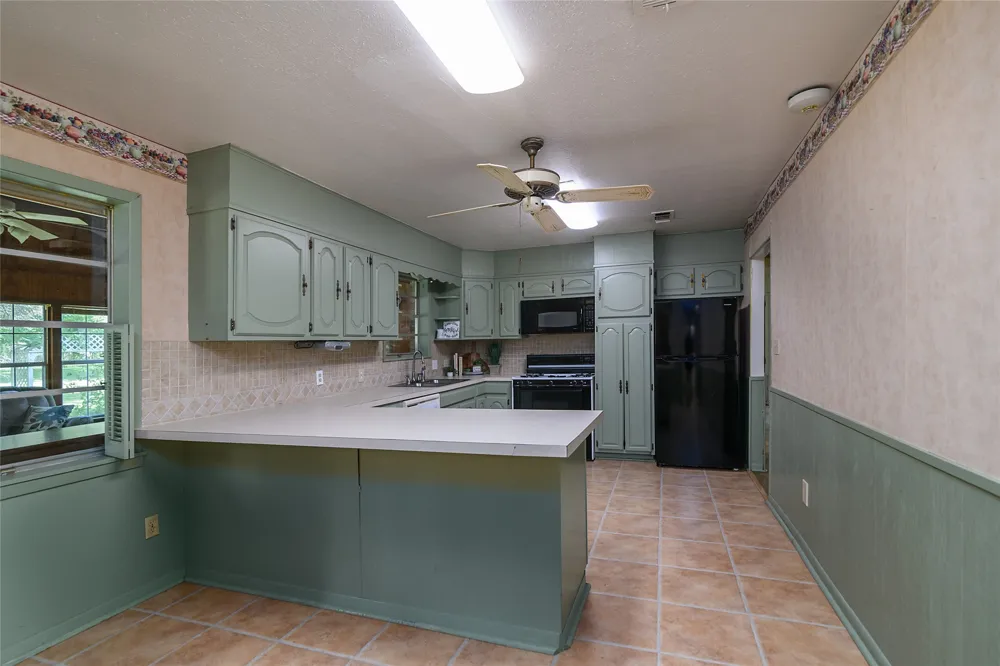 802 Caddo Lease Mooringsport, LA 71060