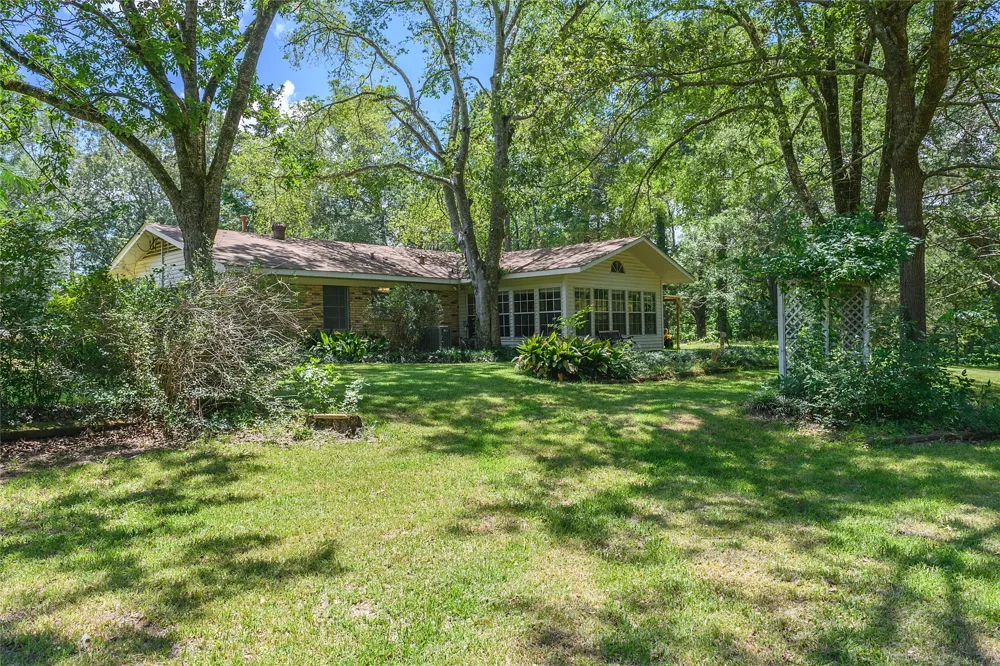802 Caddo Lease Mooringsport, LA 71060