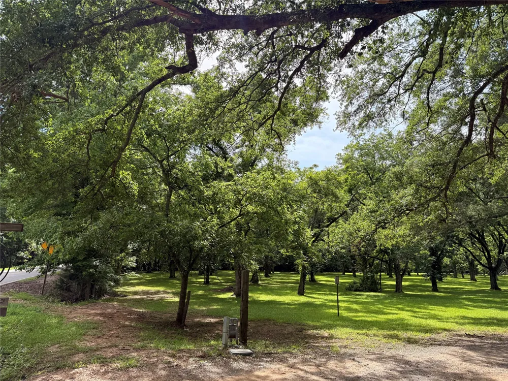 802 Caddo Lease Mooringsport, LA 71060
