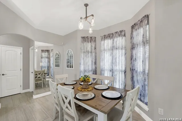 300 Rose Meadow Dr La Vernia, TX 78121