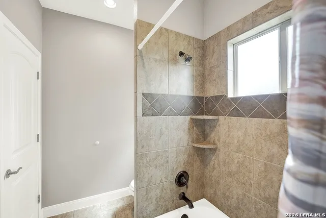 300 Rose Meadow Dr La Vernia, TX 78121