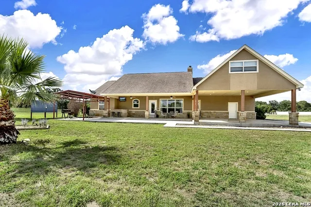 300 Rose Meadow Dr La Vernia, TX 78121