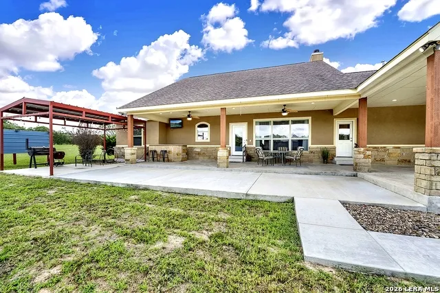 300 Rose Meadow Dr La Vernia, TX 78121