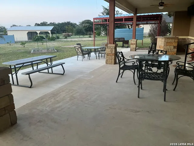 300 Rose Meadow Dr La Vernia, TX 78121