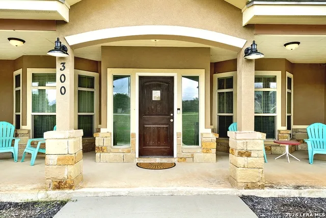 300 Rose Meadow Dr La Vernia, TX 78121