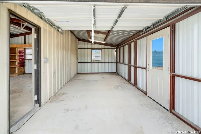 300 Rose Meadow Dr La Vernia, TX 78121