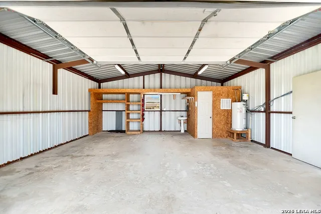 300 Rose Meadow Dr La Vernia, TX 78121