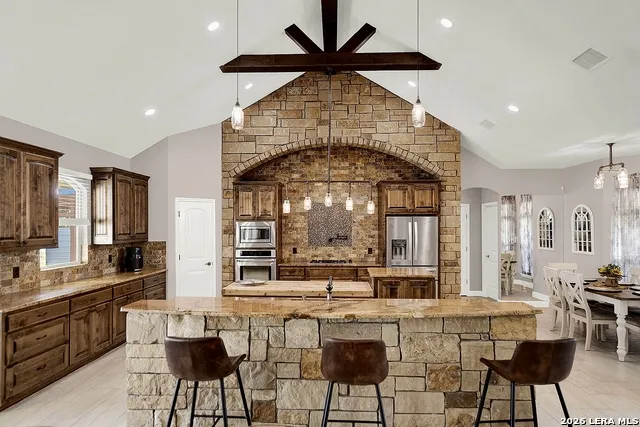 300 Rose Meadow Dr La Vernia, TX 78121