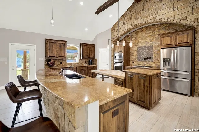 300 Rose Meadow Dr La Vernia, TX 78121