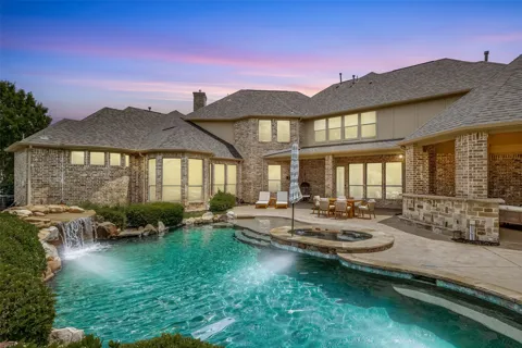 671 Lakeridge Drive