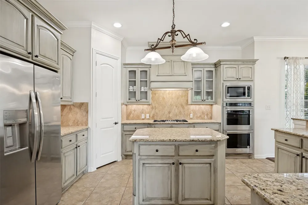 671 Lakeridge Drive Fairview, TX 75069