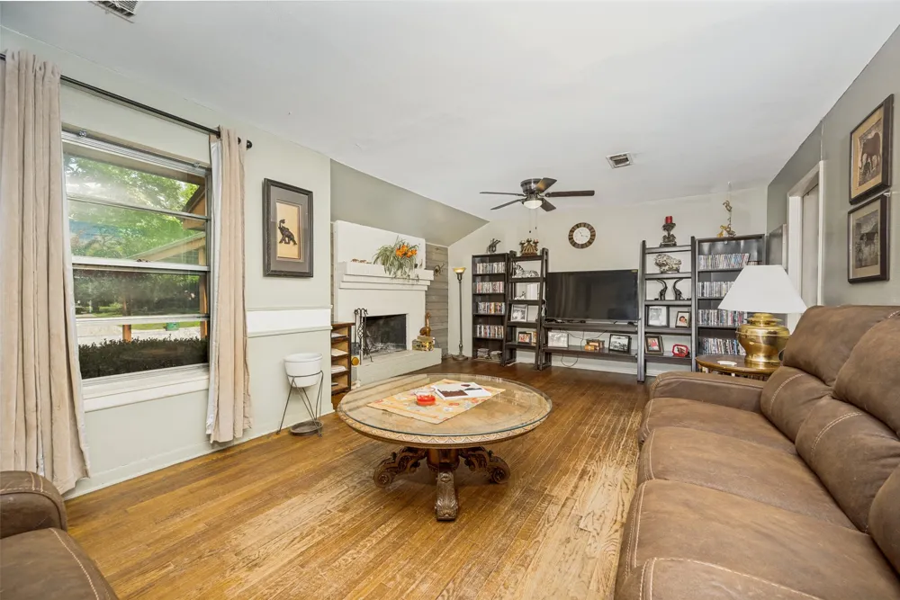 1306 Magnolia Street Gainesville, TX 76240