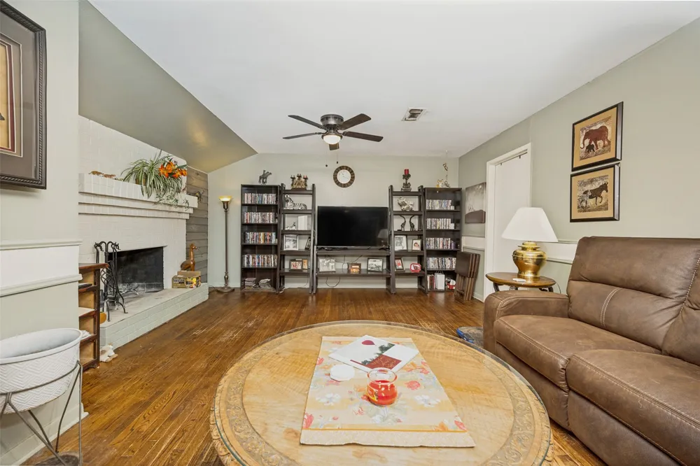 1306 Magnolia Street Gainesville, TX 76240