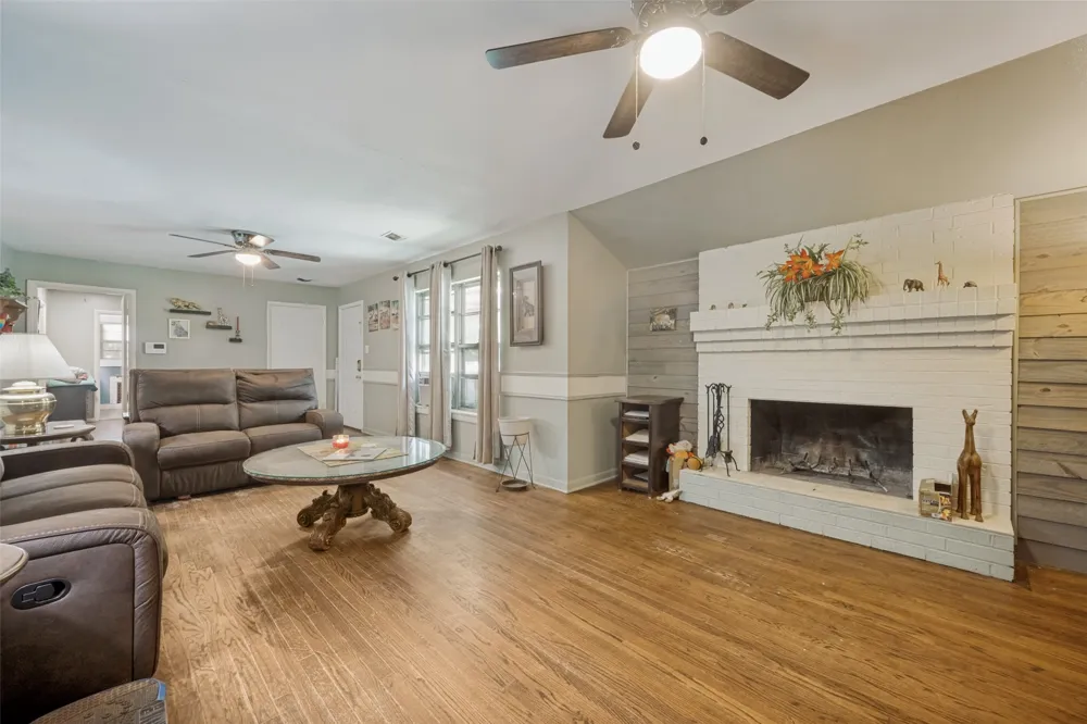 1306 Magnolia Street Gainesville, TX 76240