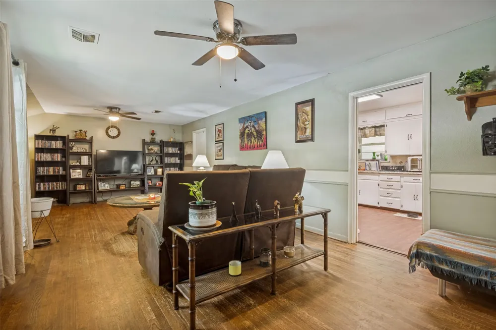 1306 Magnolia Street Gainesville, TX 76240