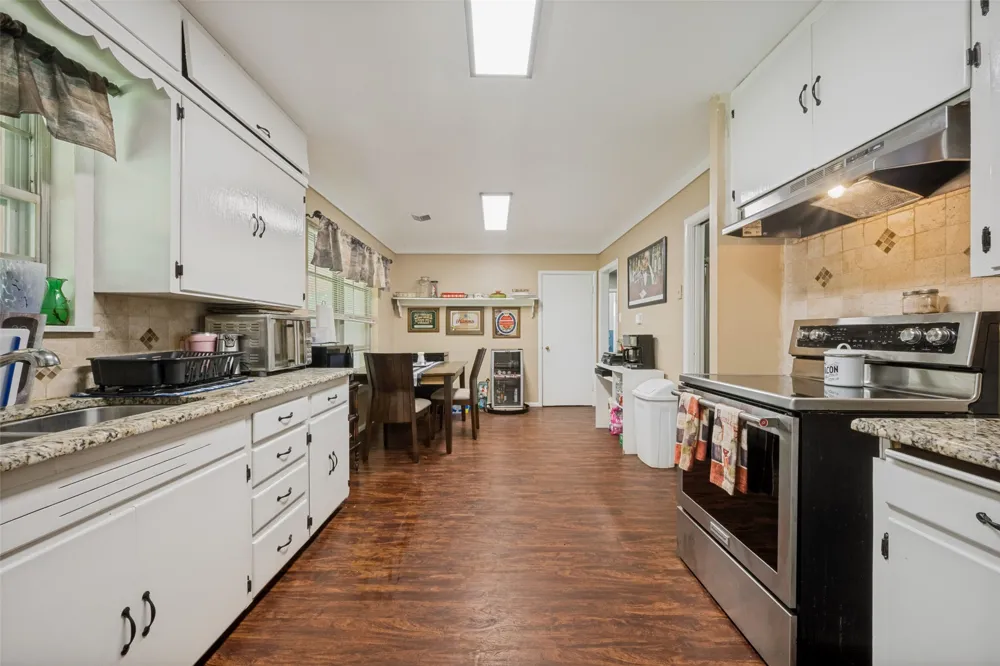 1306 Magnolia Street Gainesville, TX 76240
