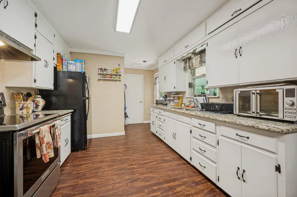 1306 Magnolia Street Gainesville, TX 76240