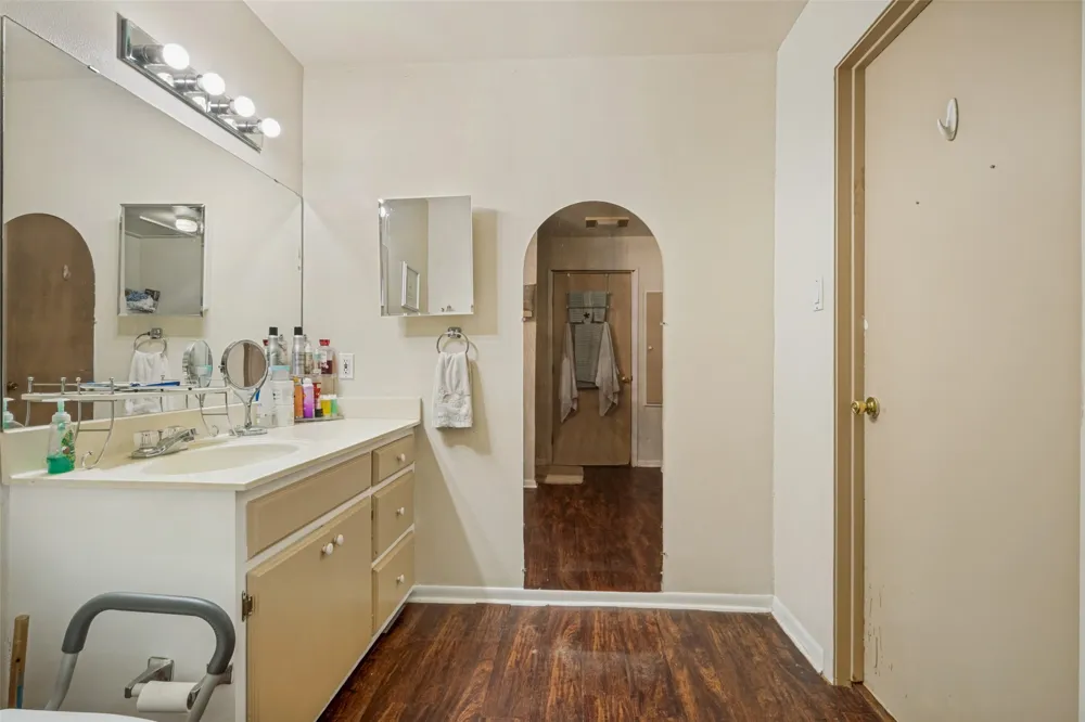 1306 Magnolia Street Gainesville, TX 76240