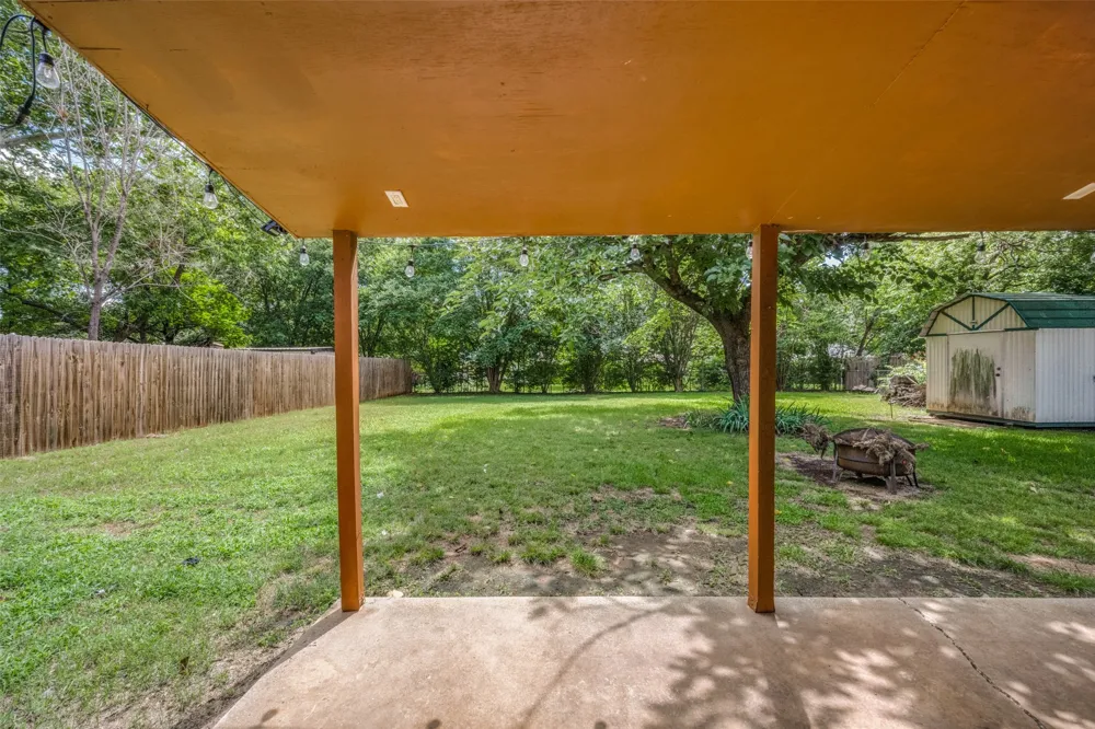 1306 Magnolia Street Gainesville, TX 76240