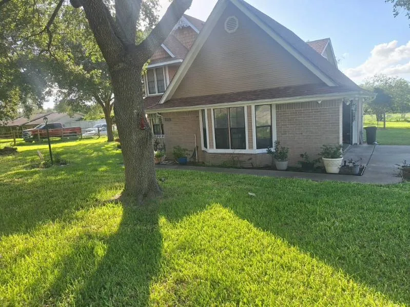 225 Linney Lane Beeville, TX 78102