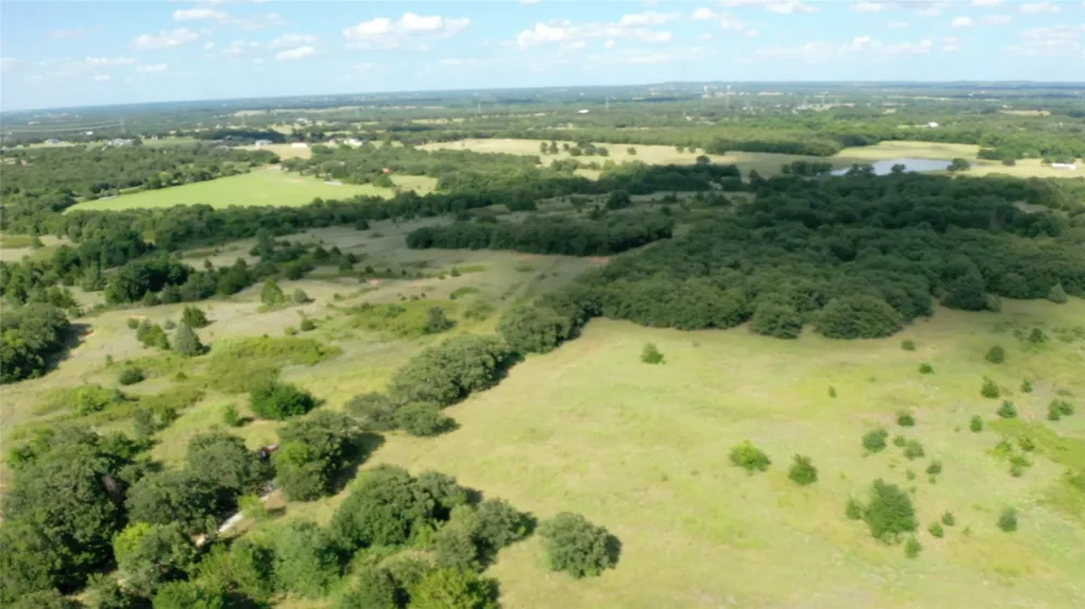 213 County Road 1560 Alvord, TX 76225