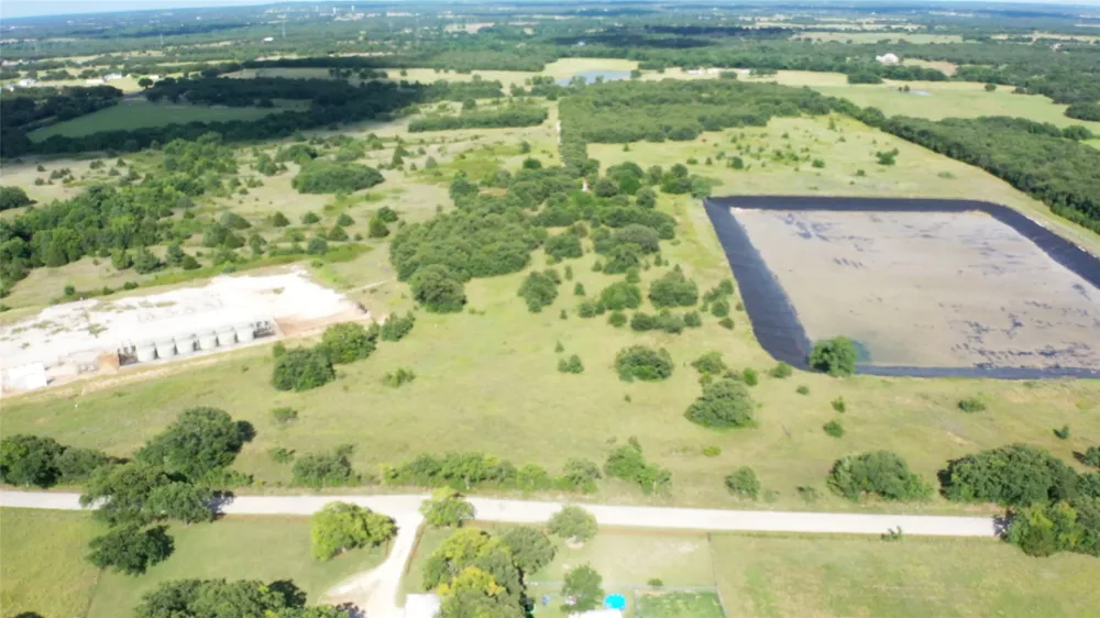 213 County Road 1560 Alvord, TX 76225