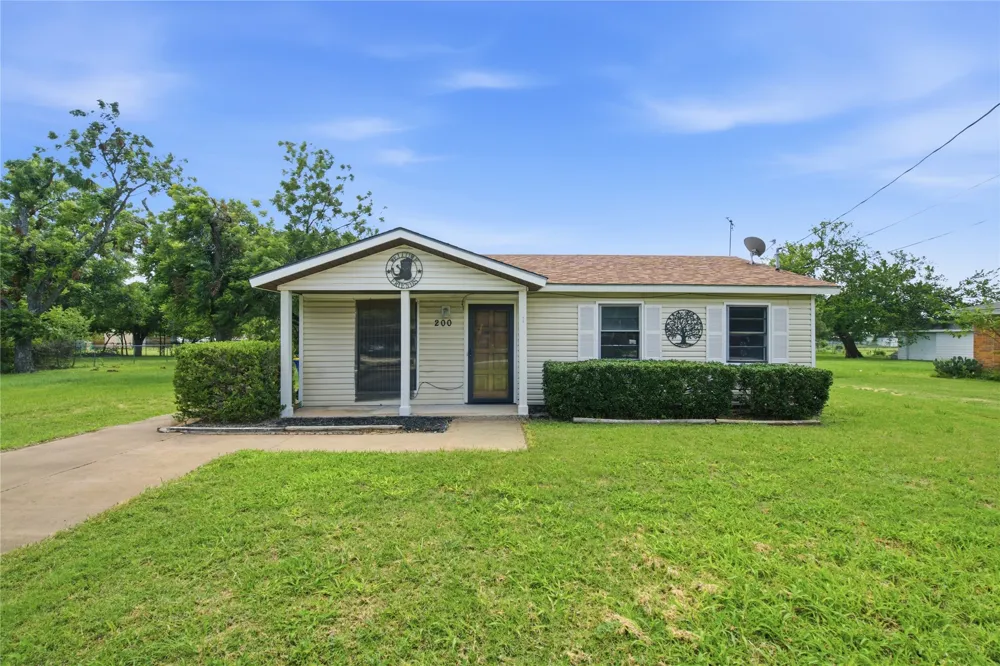 200 Russell Street White Settlement, TX 76108
