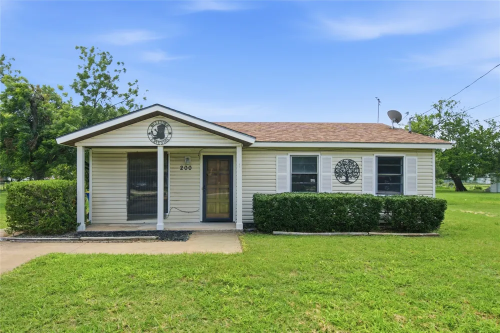 200 Russell Street White Settlement, TX 76108