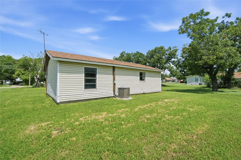 200 Russell Street White Settlement, TX 76108