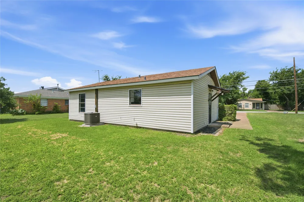 200 Russell Street White Settlement, TX 76108