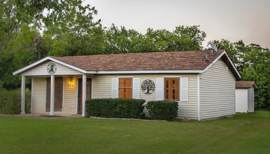 200 Russell Street White Settlement, TX 76108