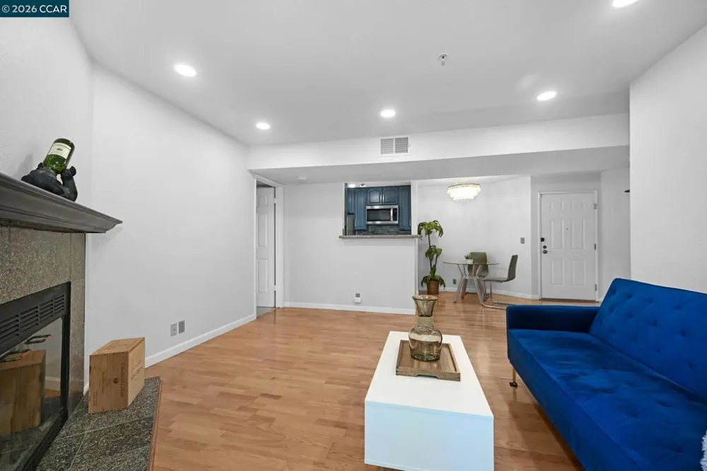 1410 Bel Air Dr #203 Concord, CA 94521