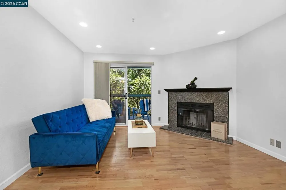 1410 Bel Air Dr #203 Concord, CA 94521