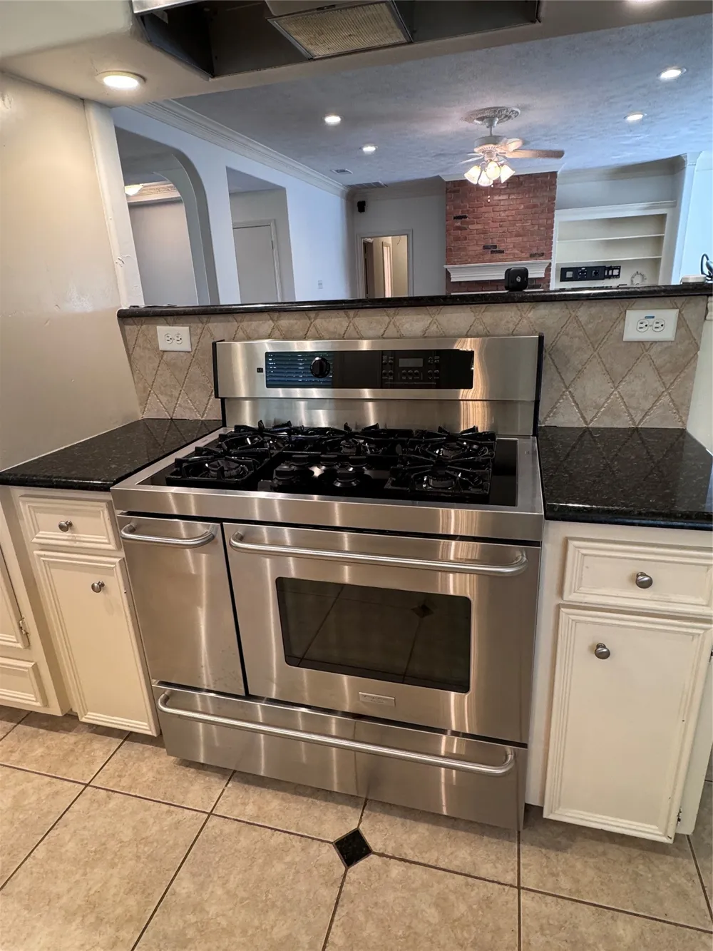 3303 Canyon Creek Drive Richardson, TX 75080