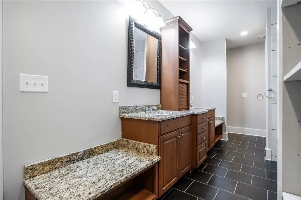 300 Sunset Ridge Waverly, TN 37185