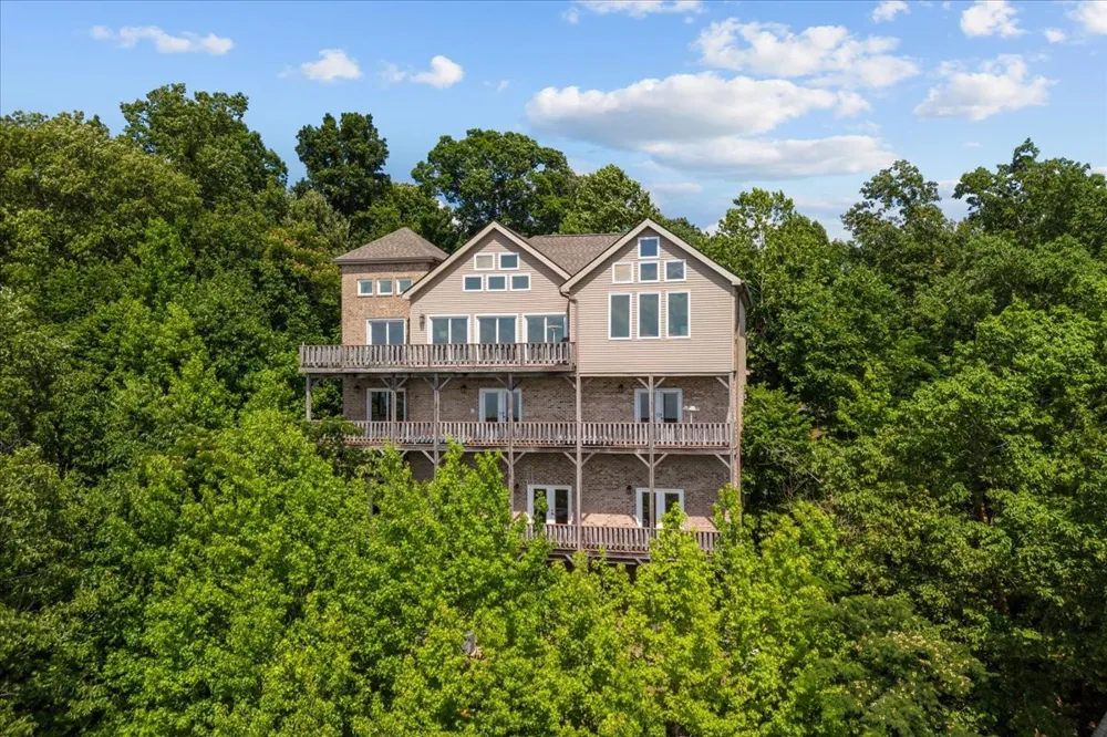 300 Sunset Ridge Waverly, TN 37185