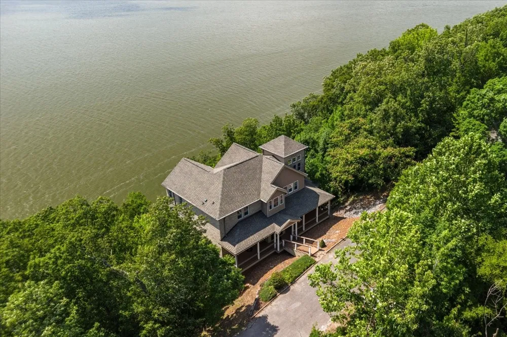 300 Sunset Ridge Waverly, TN 37185
