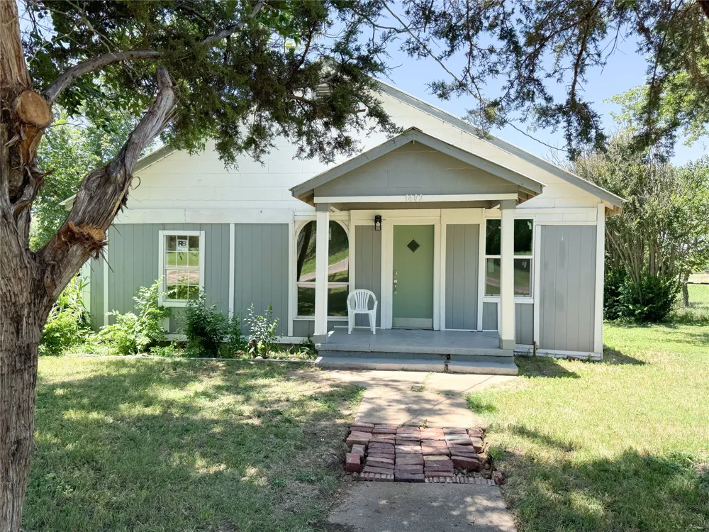1402 Avenue A Cisco, TX 76437
