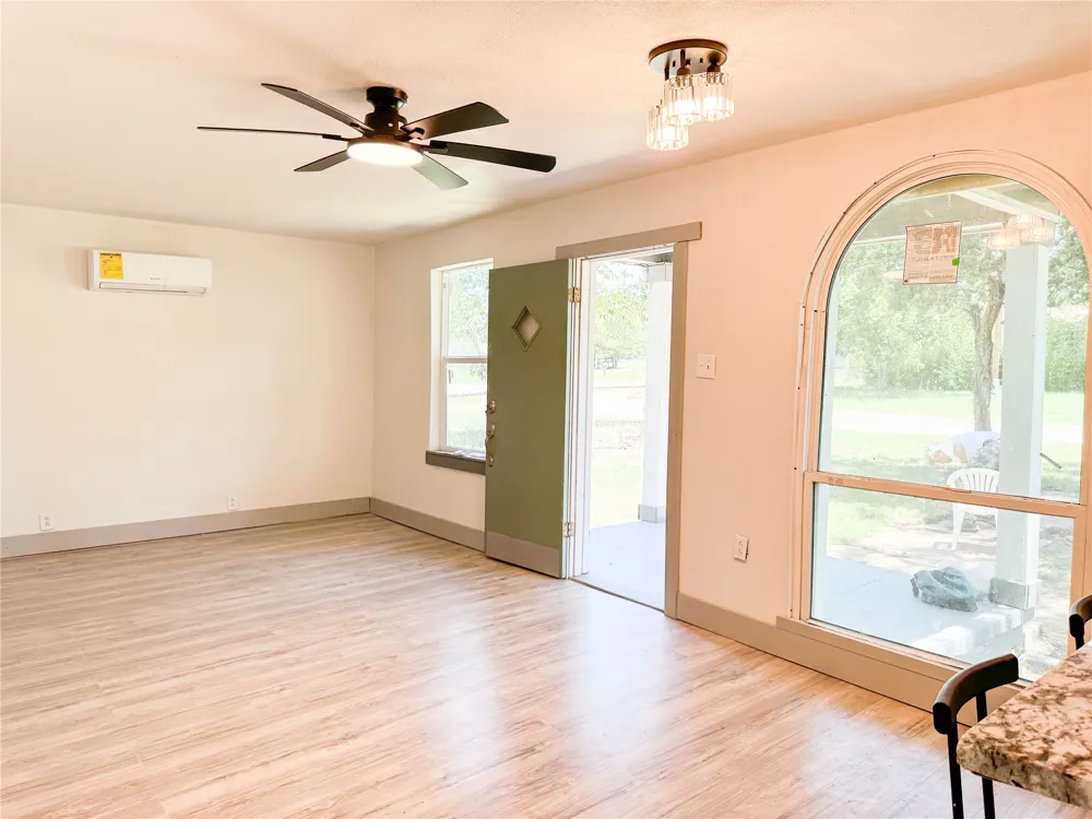 1402 Avenue A Cisco, TX 76437
