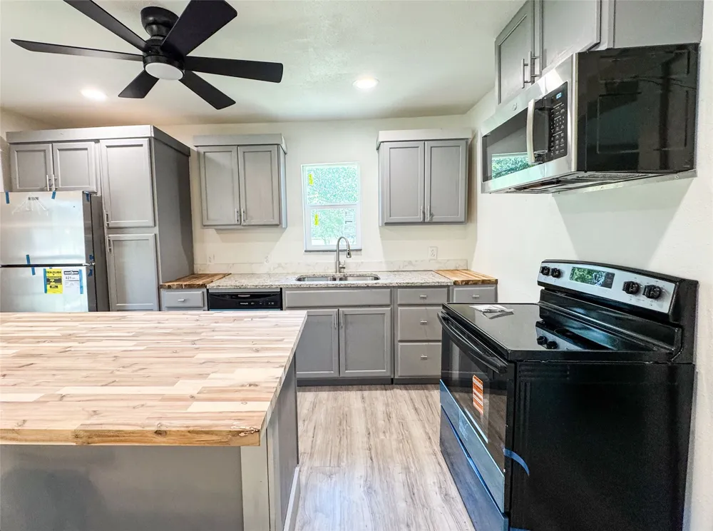 1402 Avenue A Cisco, TX 76437