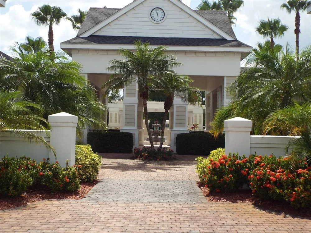 417 SOUTHERN PECAN CIRCLE #207 Winter Garden, FL 34787