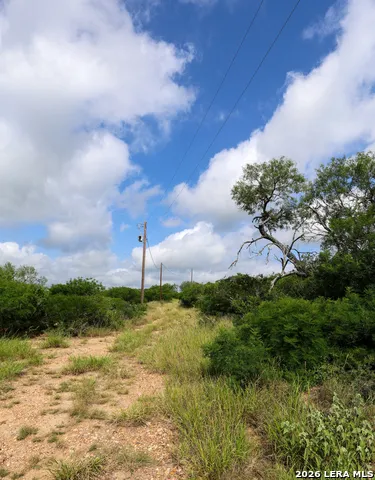 8711 County Road 1301 Moore, TX 78057