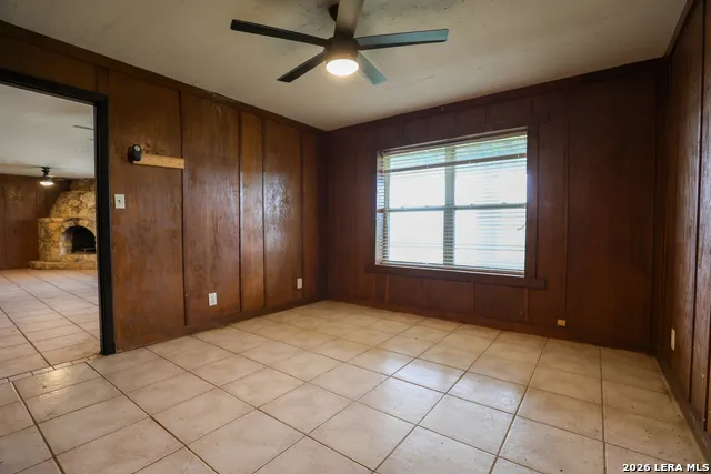 8711 County Road 1301 Moore, TX 78057