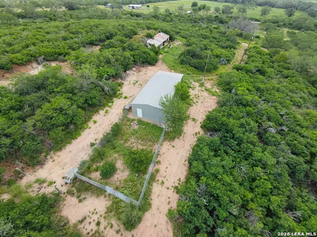 8711 County Road 1301 Moore, TX 78057