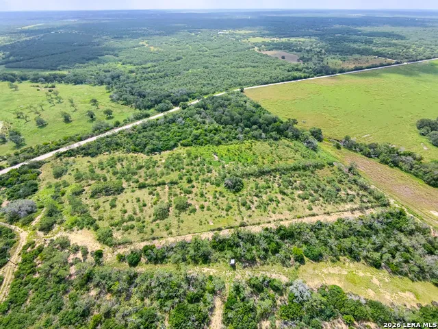 8711 County Road 1301 Moore, TX 78057