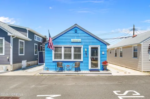 28 11th Lane #302