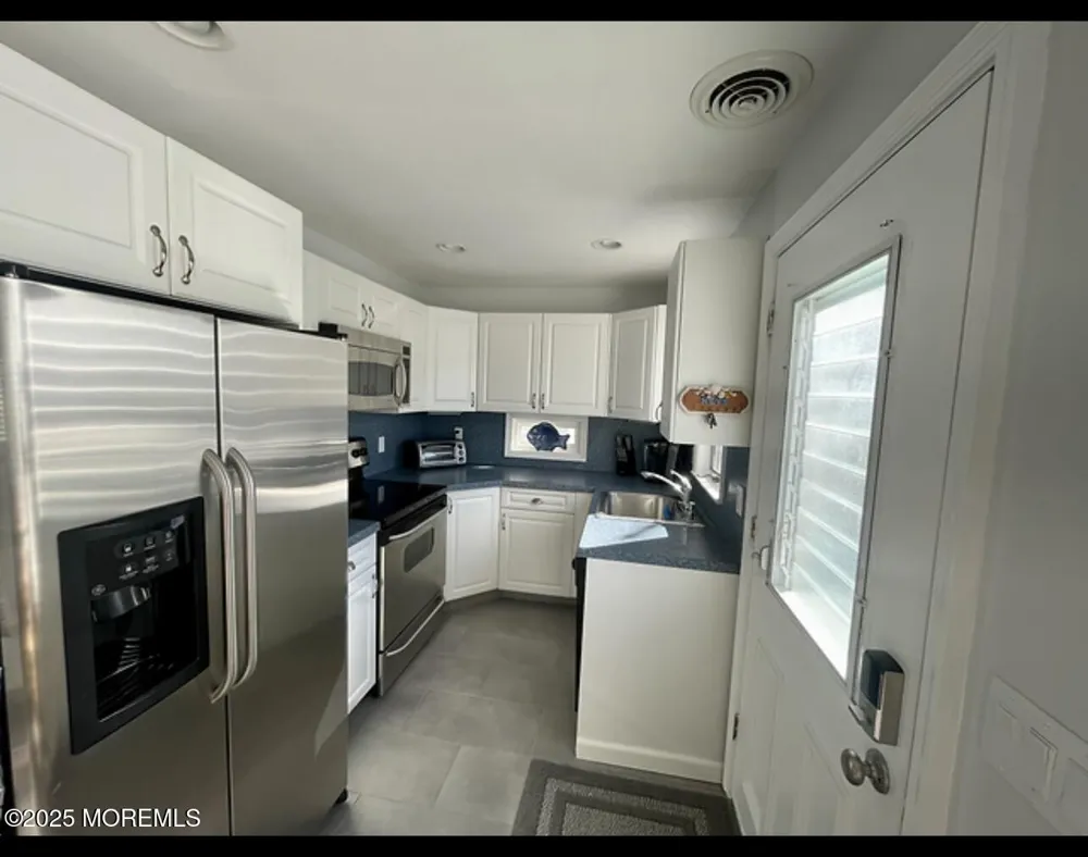 23 E Surf Way Lavallette, NJ 08735