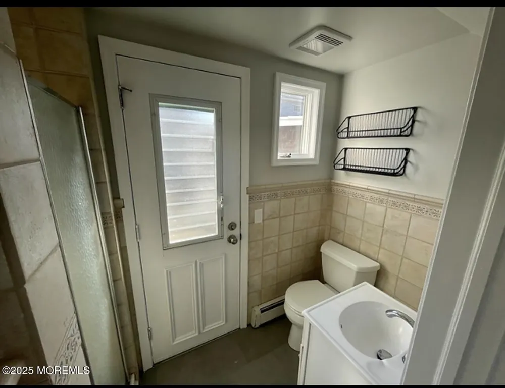 23 E Surf Way Lavallette, NJ 08735